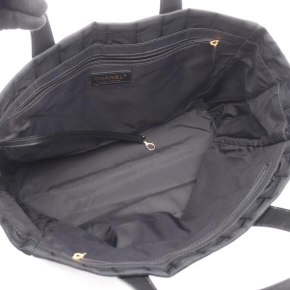 CHANEL Black Leather Tote Bag - Picture 3 of 8